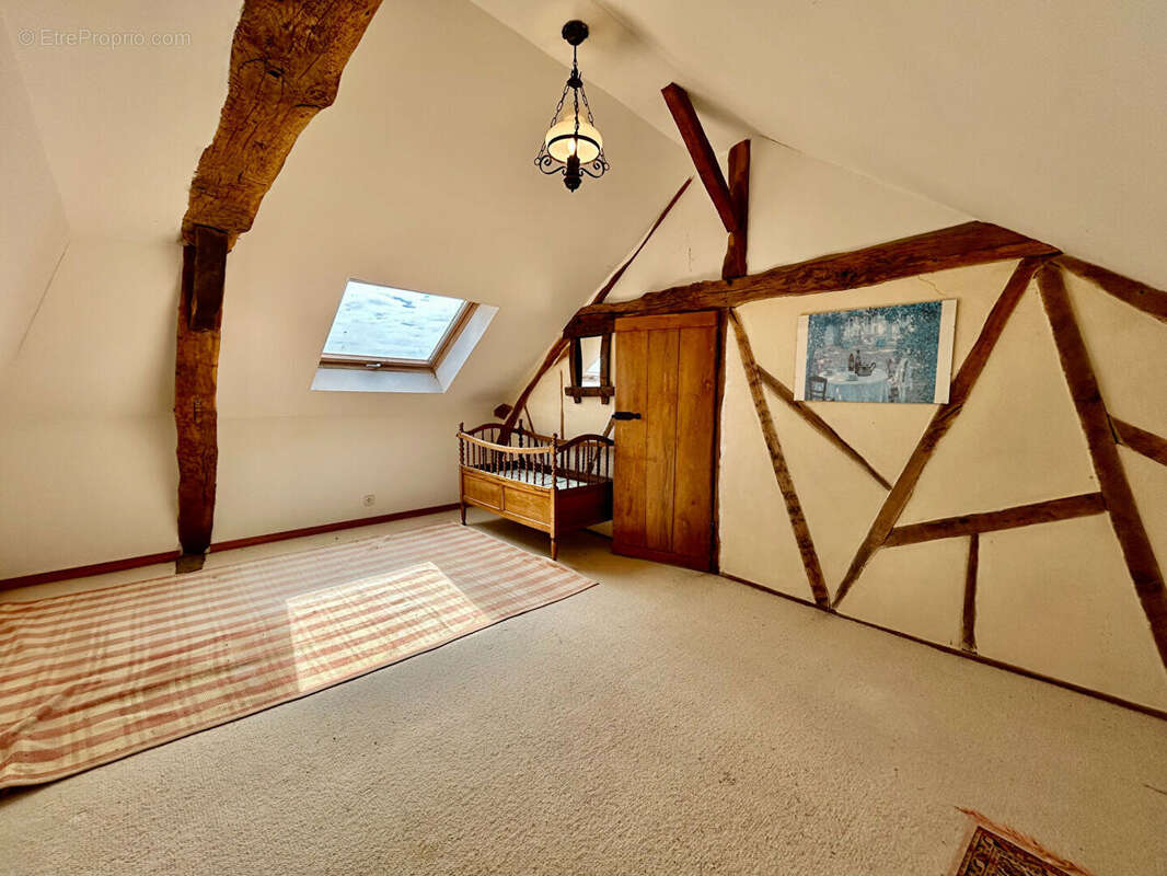 Maison à LE GENEST-SAINT-ISLE