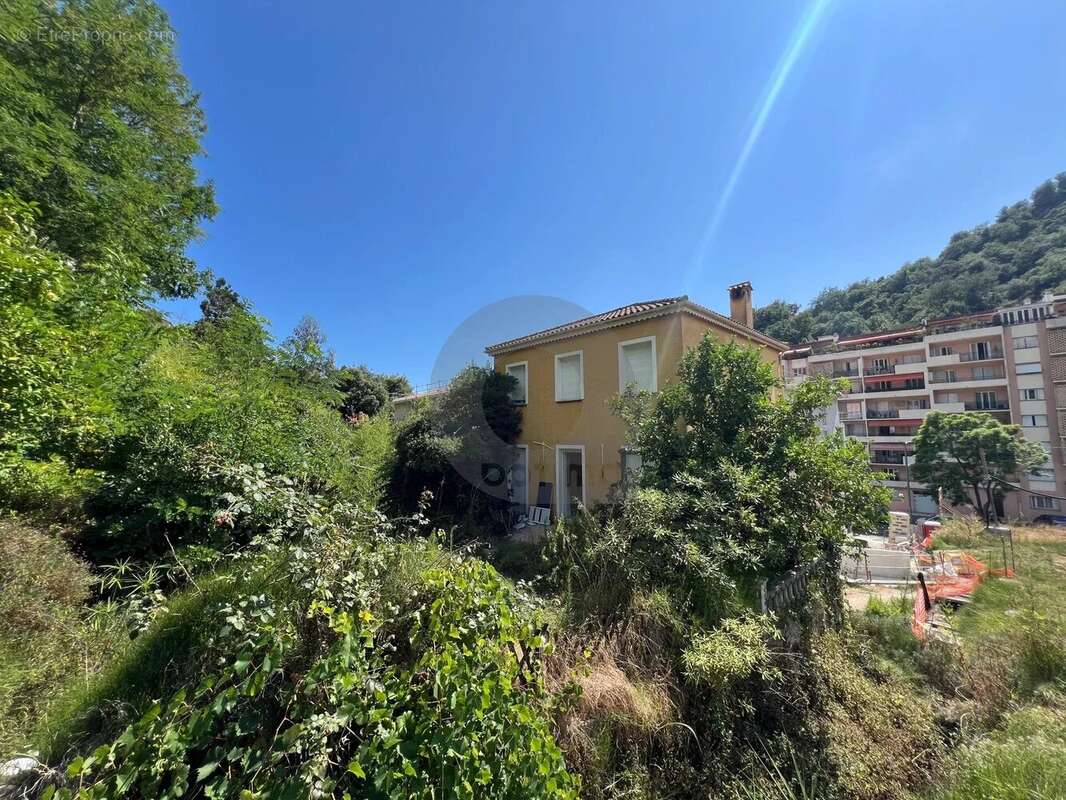 Appartement à MENTON