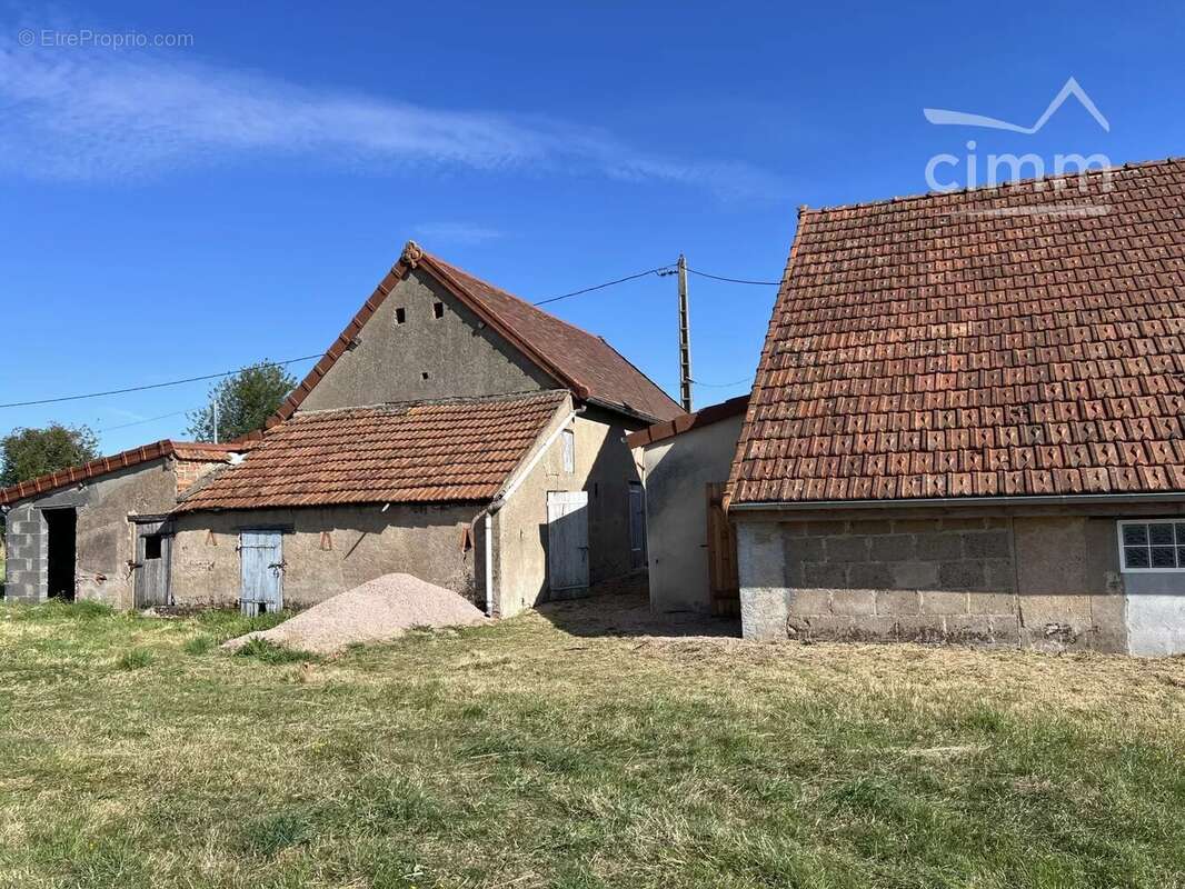 Maison à SALIGNY-SUR-ROUDON