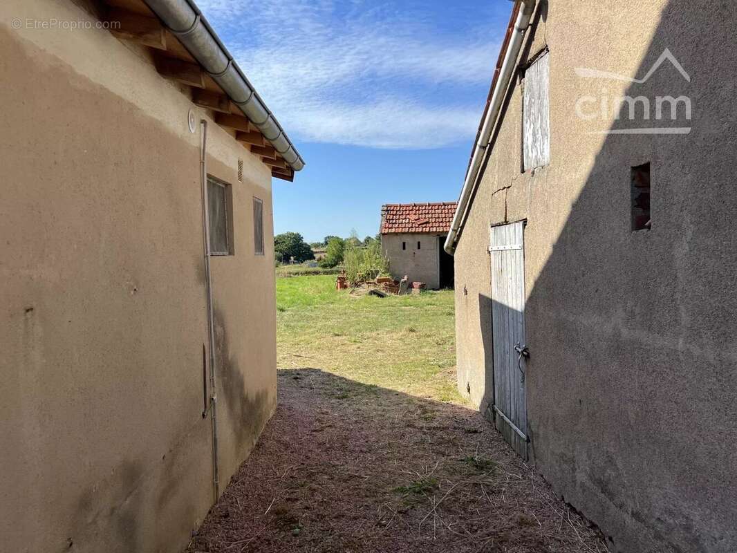 Maison à SALIGNY-SUR-ROUDON
