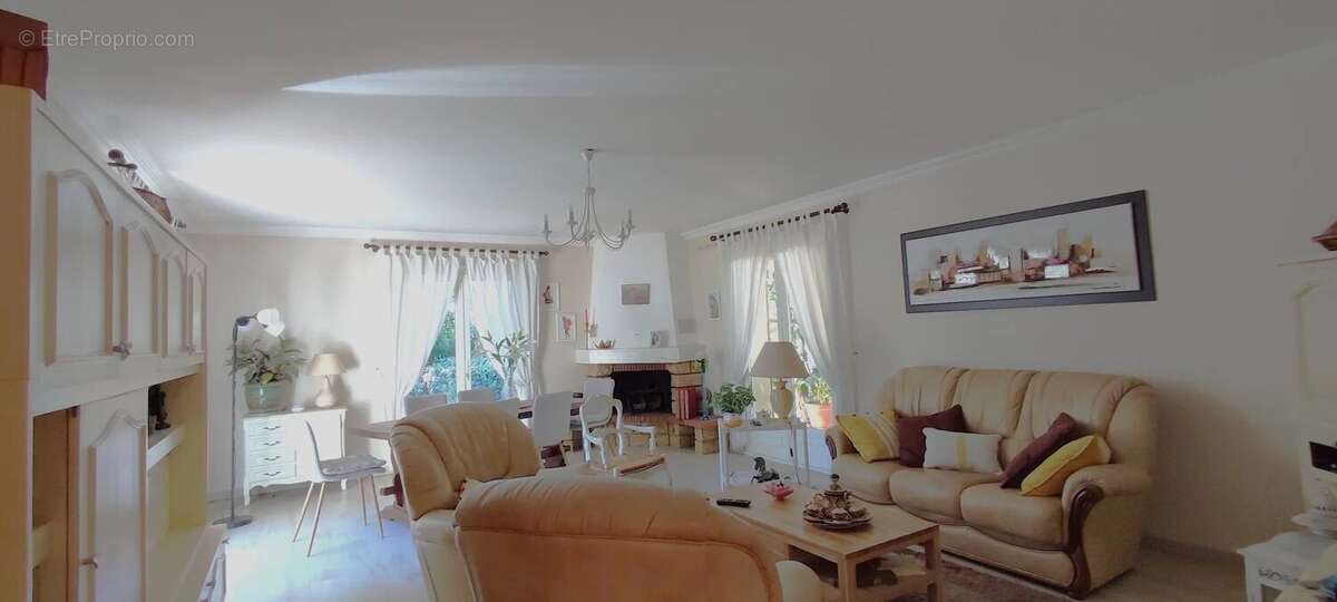 Maison à LA LONDE-LES-MAURES