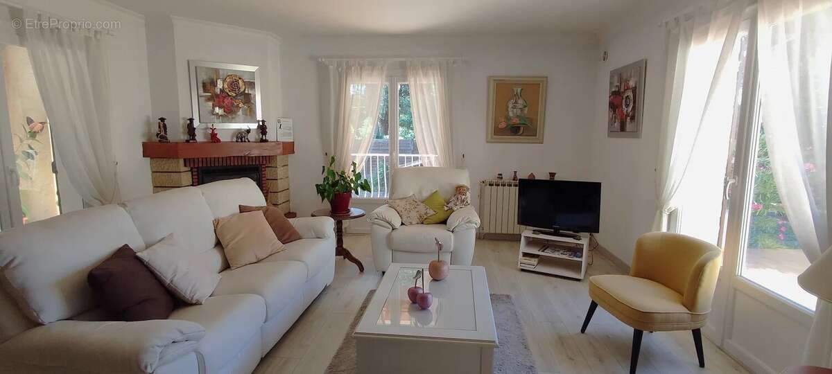 Maison à LA LONDE-LES-MAURES