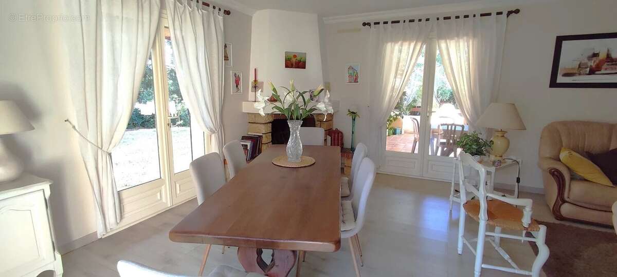 Maison à LA LONDE-LES-MAURES