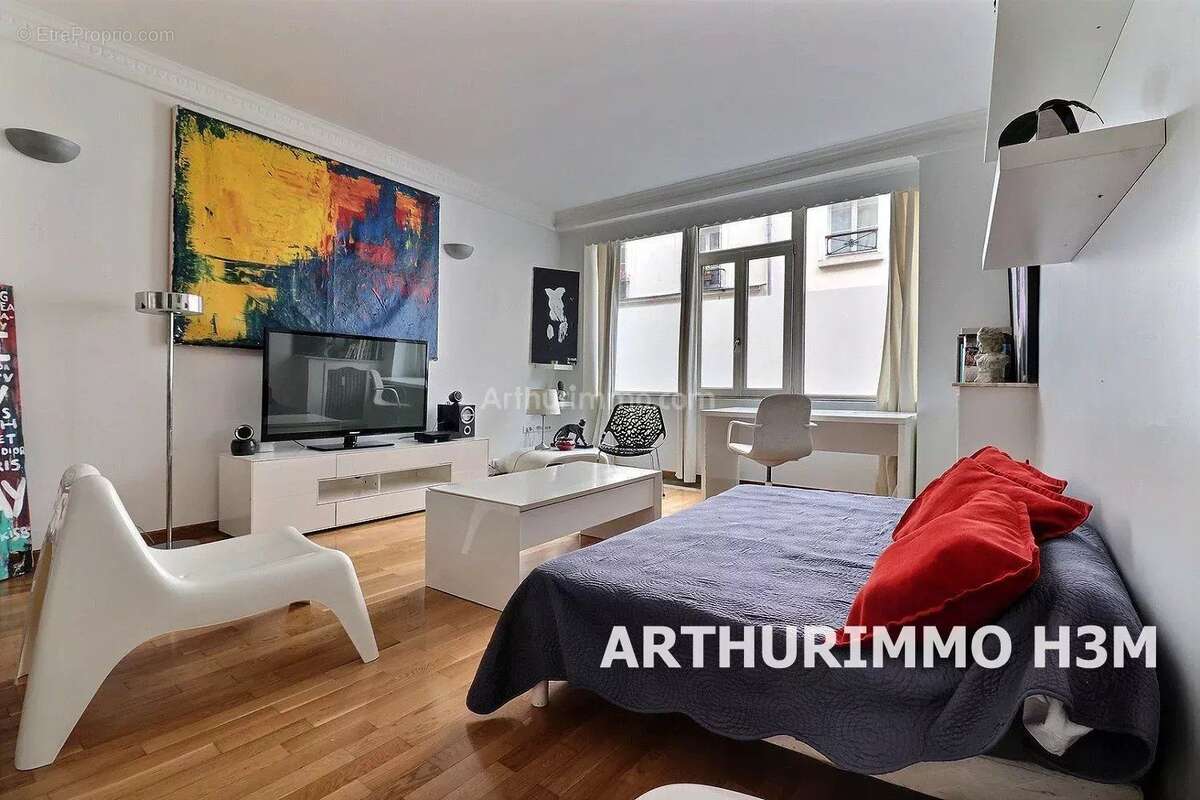 Appartement à PARIS-17E