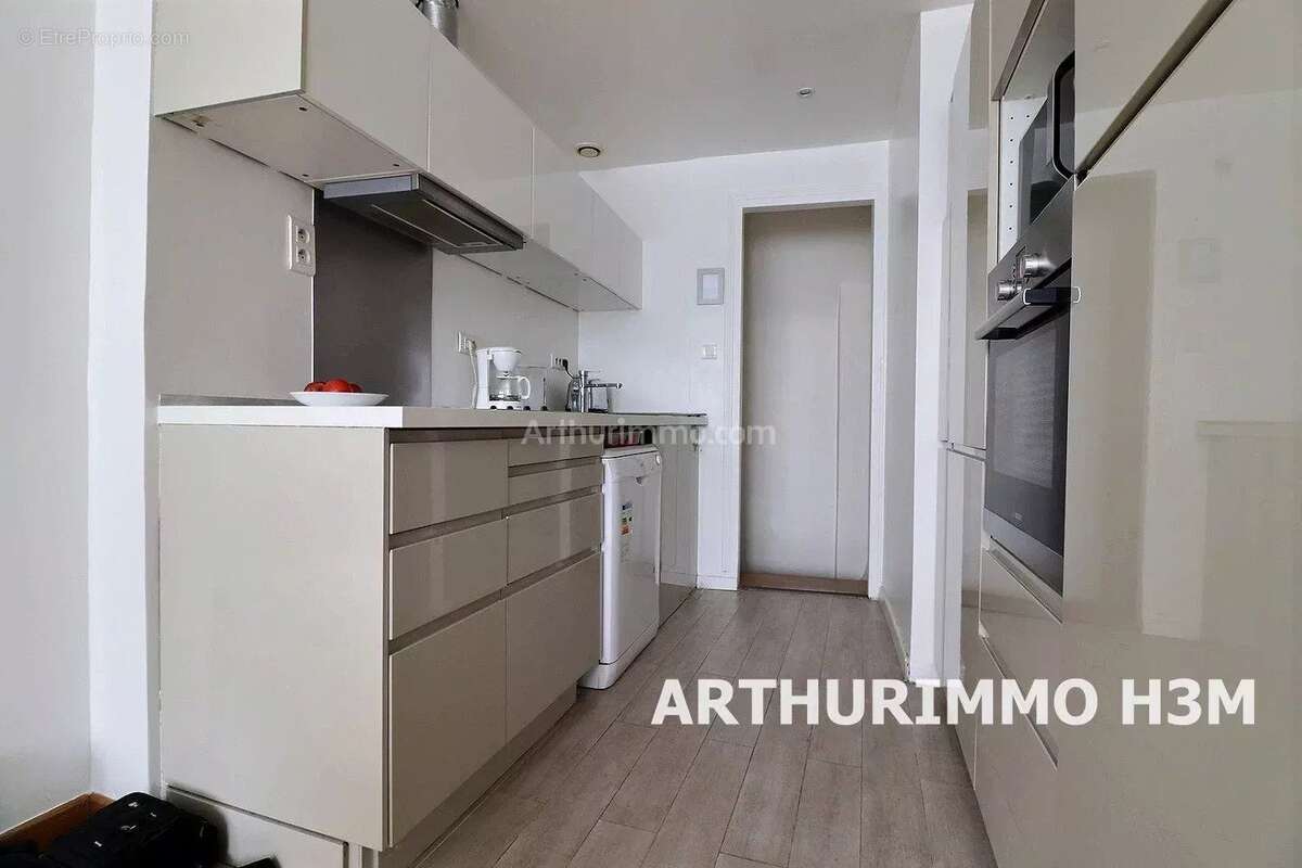 Appartement à PARIS-17E