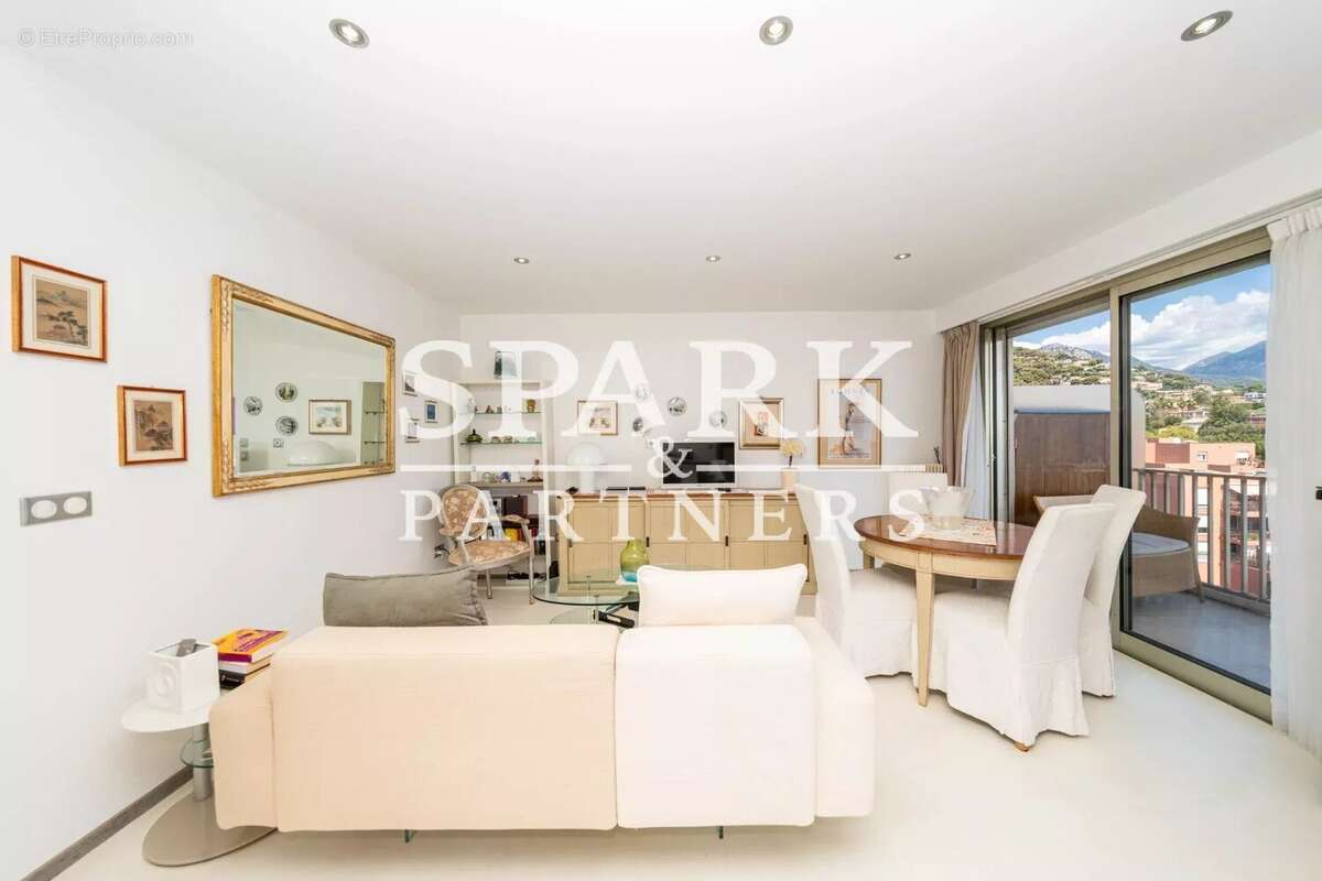 Appartement à ROQUEBRUNE-CAP-MARTIN