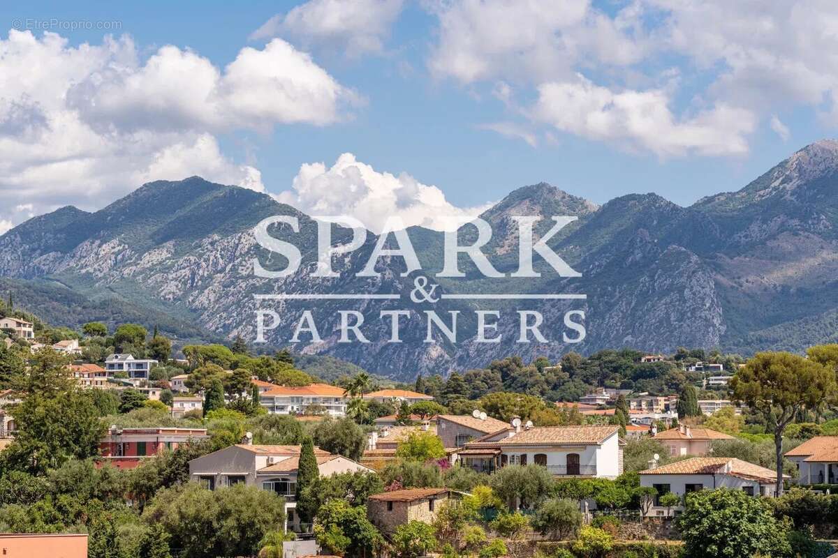 Appartement à ROQUEBRUNE-CAP-MARTIN