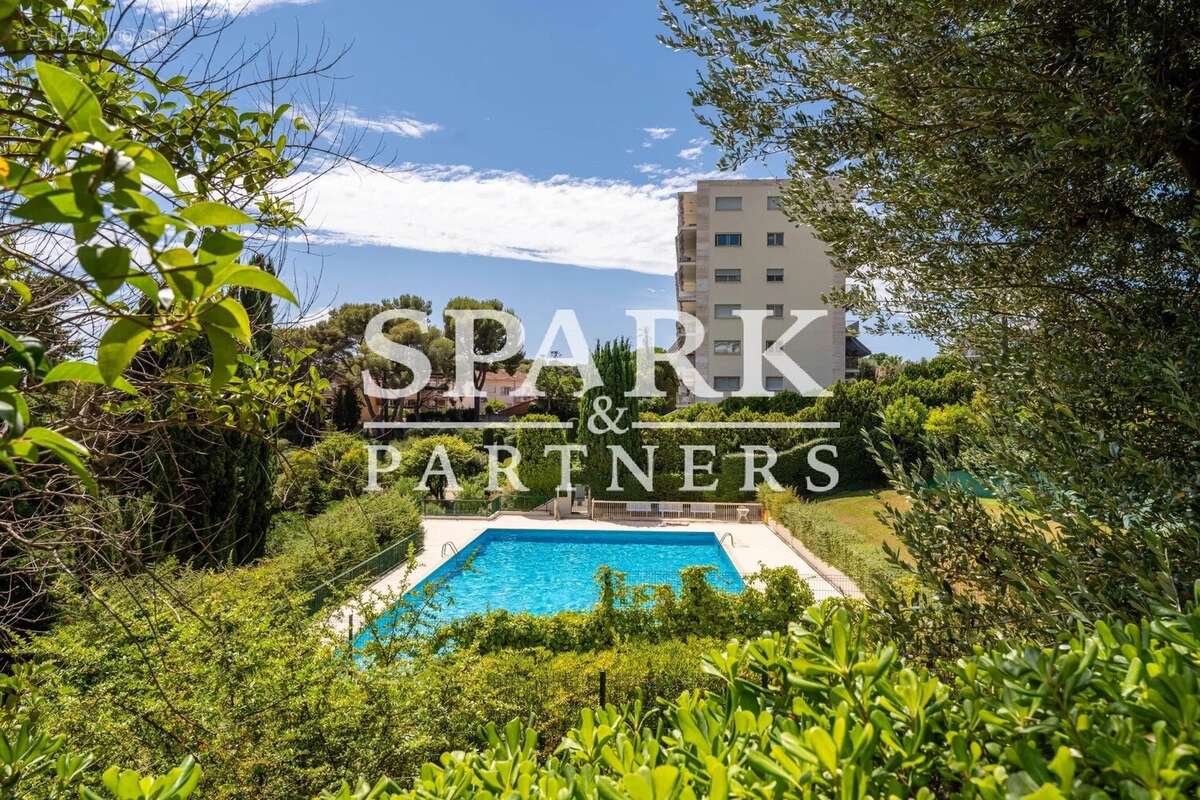 Appartement à ROQUEBRUNE-CAP-MARTIN