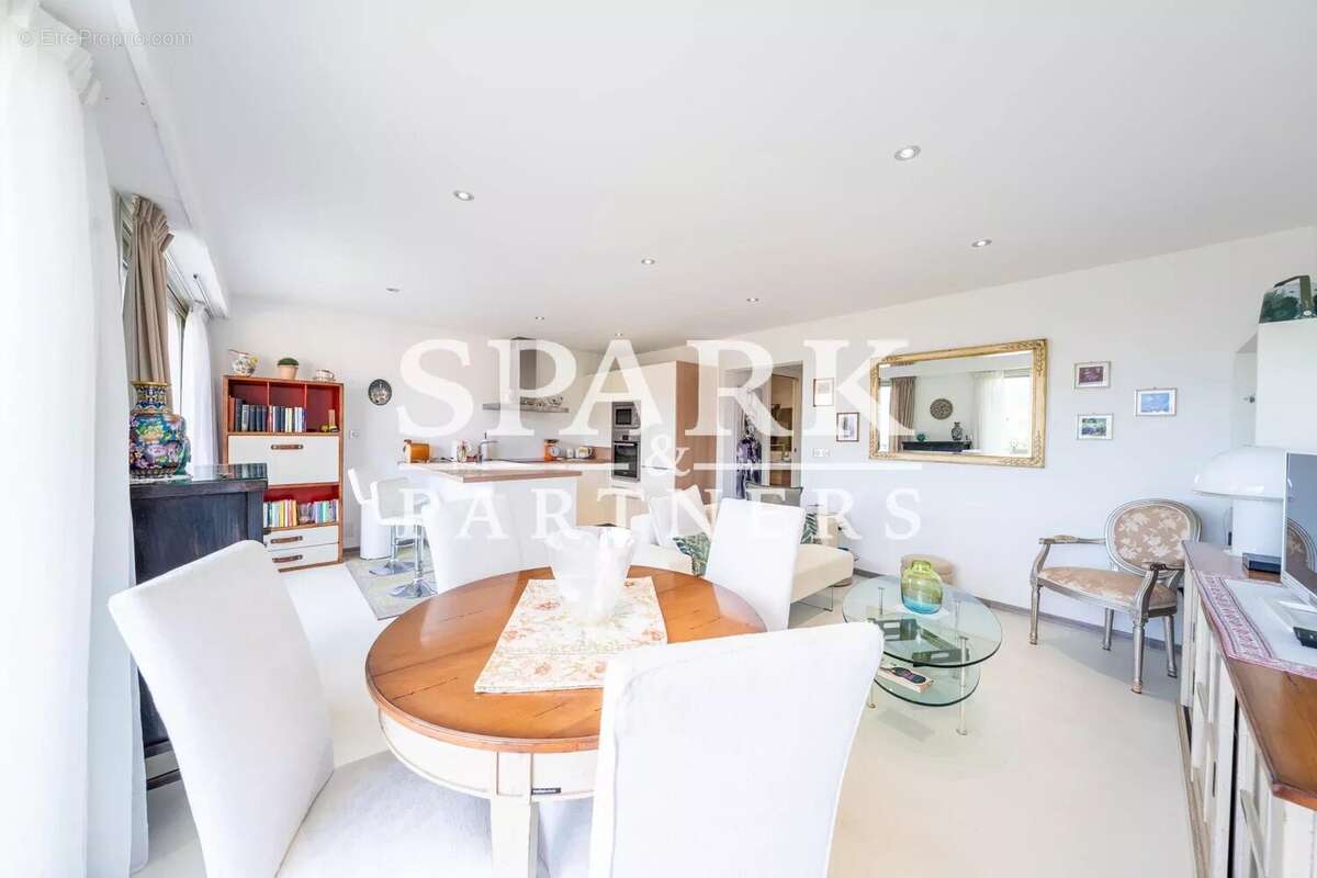 Appartement à ROQUEBRUNE-CAP-MARTIN