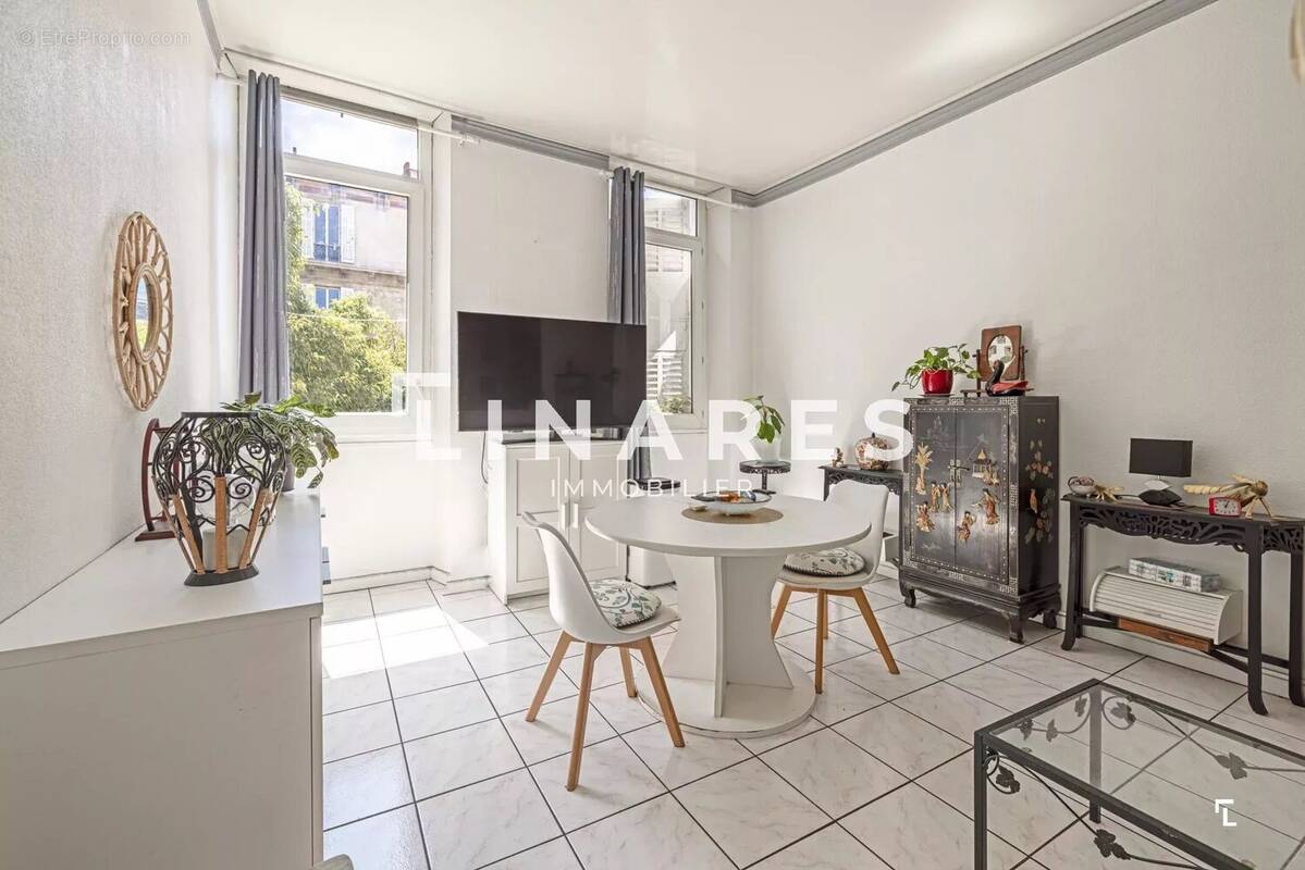 Appartement à MARSEILLE-7E