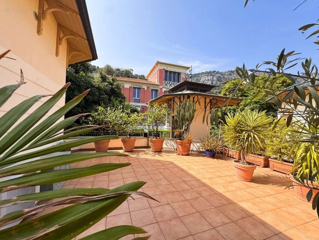 Appartement à BEAULIEU-SUR-MER