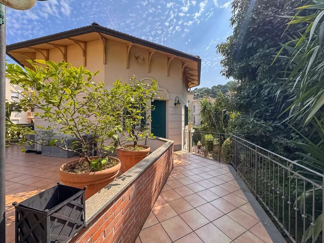 Appartement à BEAULIEU-SUR-MER