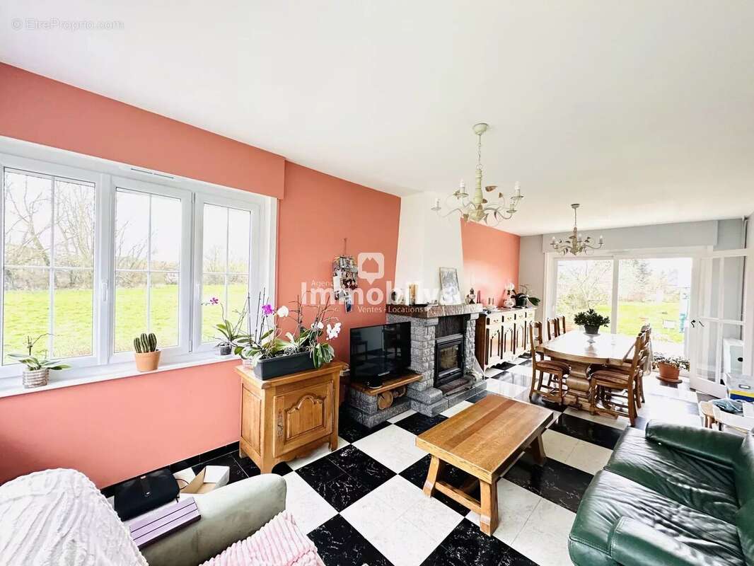 Maison à PECQUENCOURT