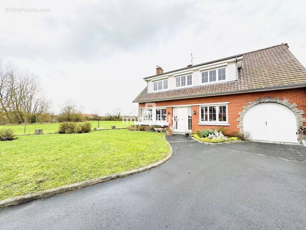 Maison à PECQUENCOURT