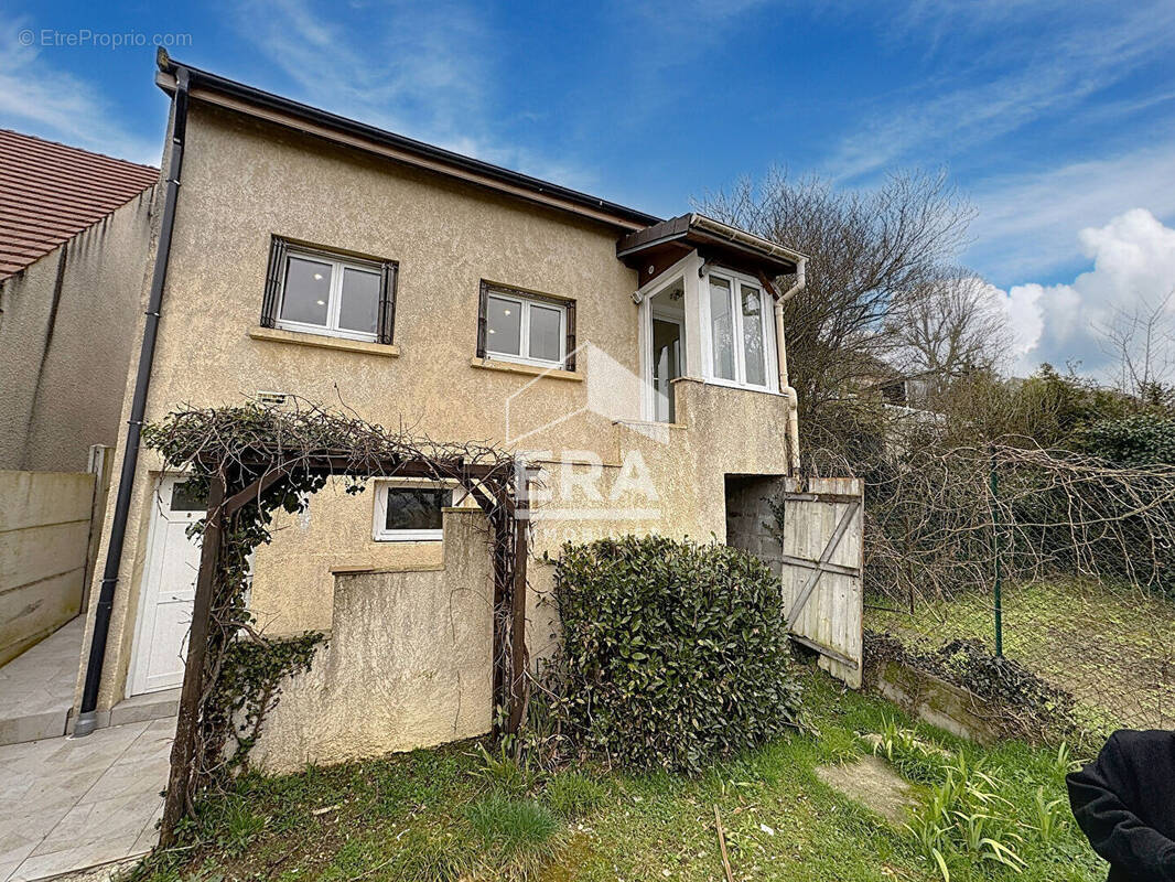 Maison à CHAUMONTEL