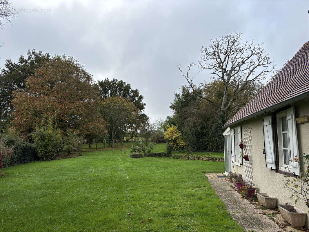 Maison à MONTGIVRAY
