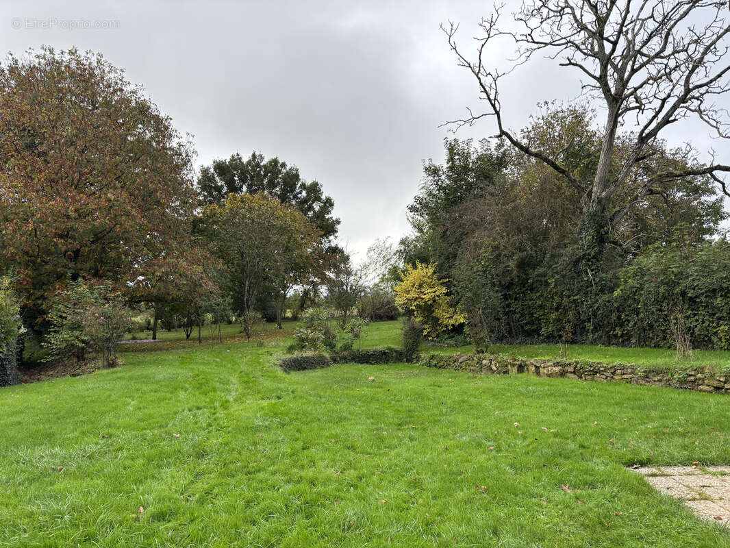 Maison à MONTGIVRAY