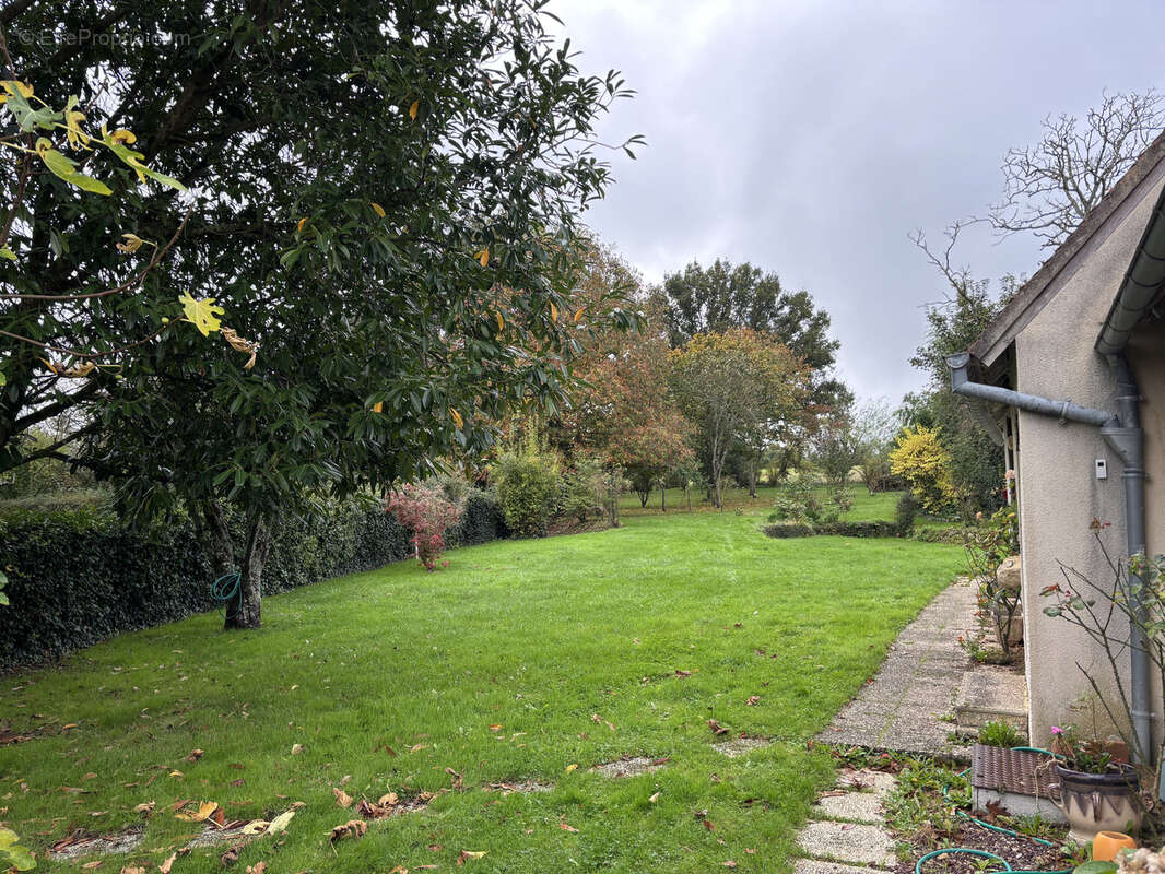 Maison à MONTGIVRAY