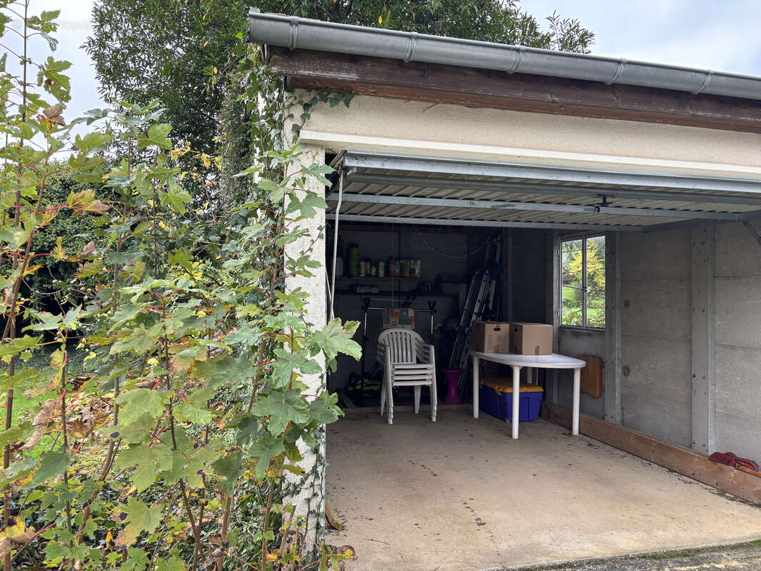 Maison à MONTGIVRAY