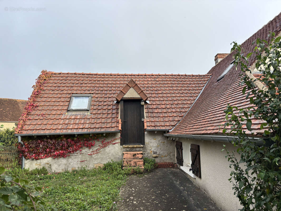 Maison à MONTGIVRAY