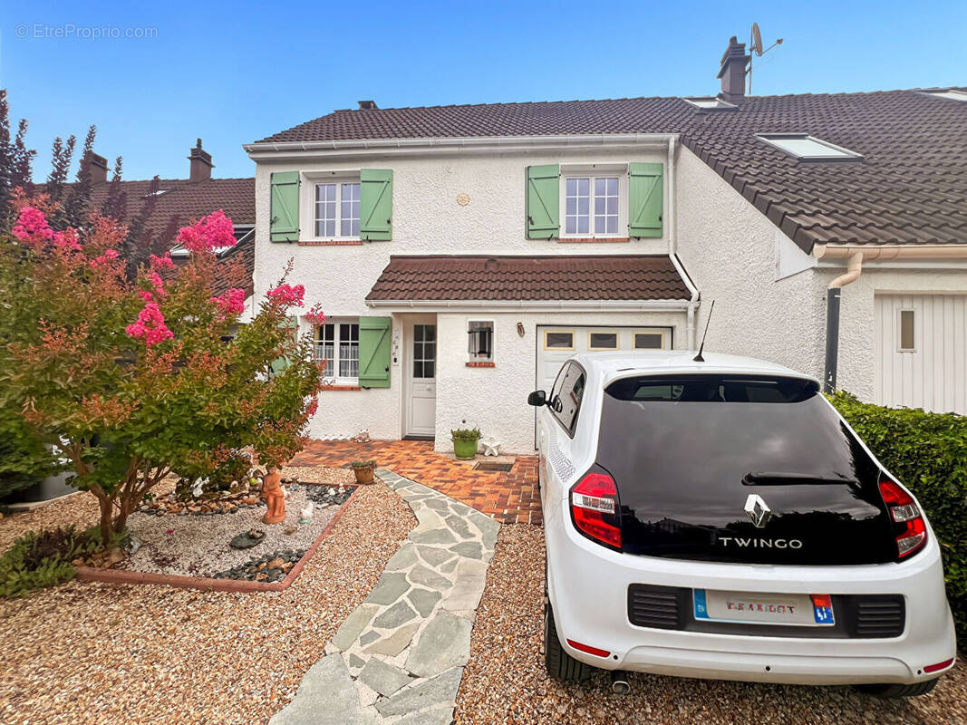 Maison à DAMMARIE-LES-LYS