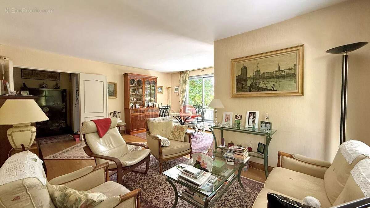 Appartement à LE RAINCY