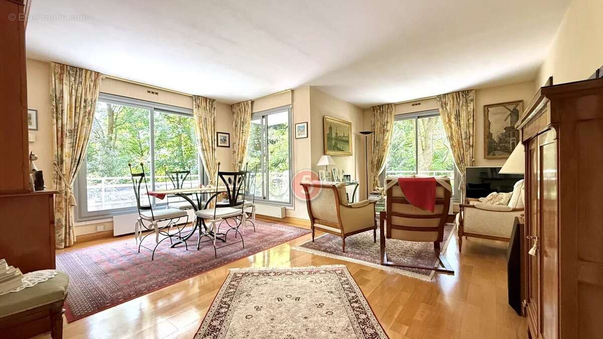 Appartement à LE RAINCY