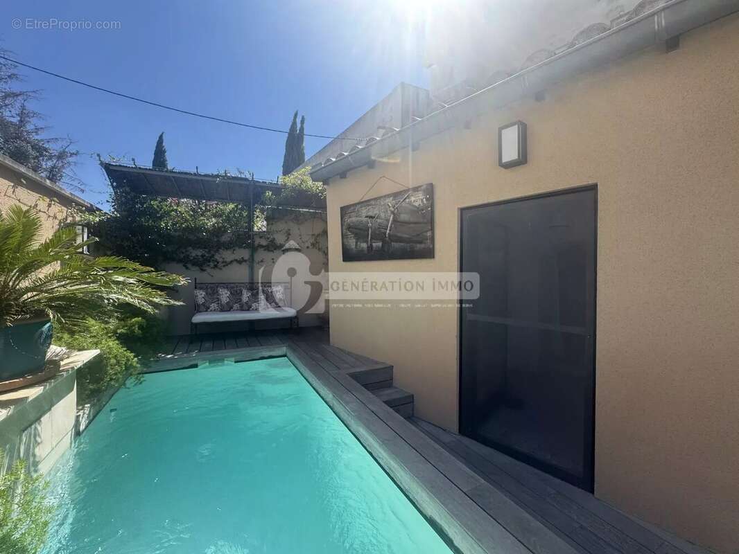 Maison à FONTVIEILLE