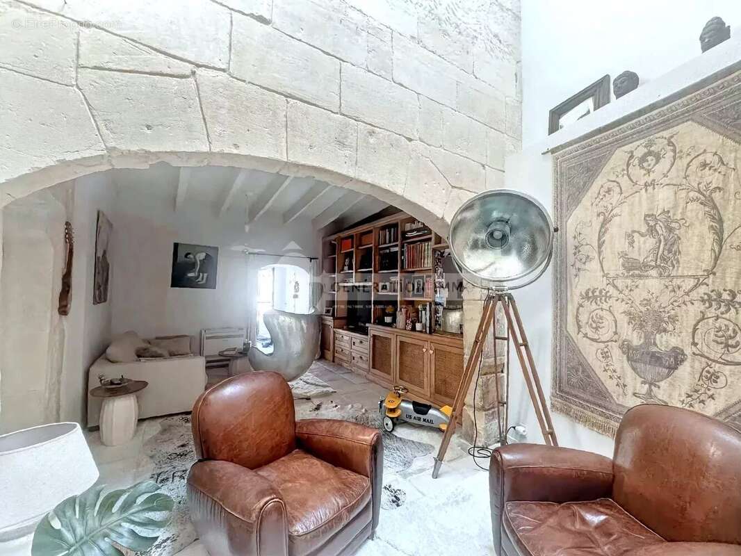 Maison à FONTVIEILLE