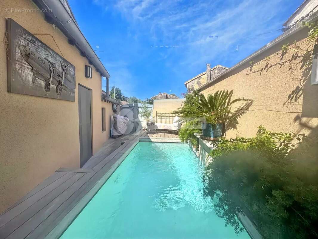 Maison à FONTVIEILLE