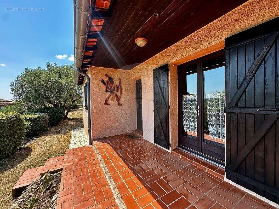 Maison à SAINT-QUENTIN-LA-POTERIE