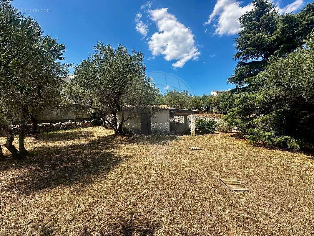 Maison à SAINT-QUENTIN-LA-POTERIE