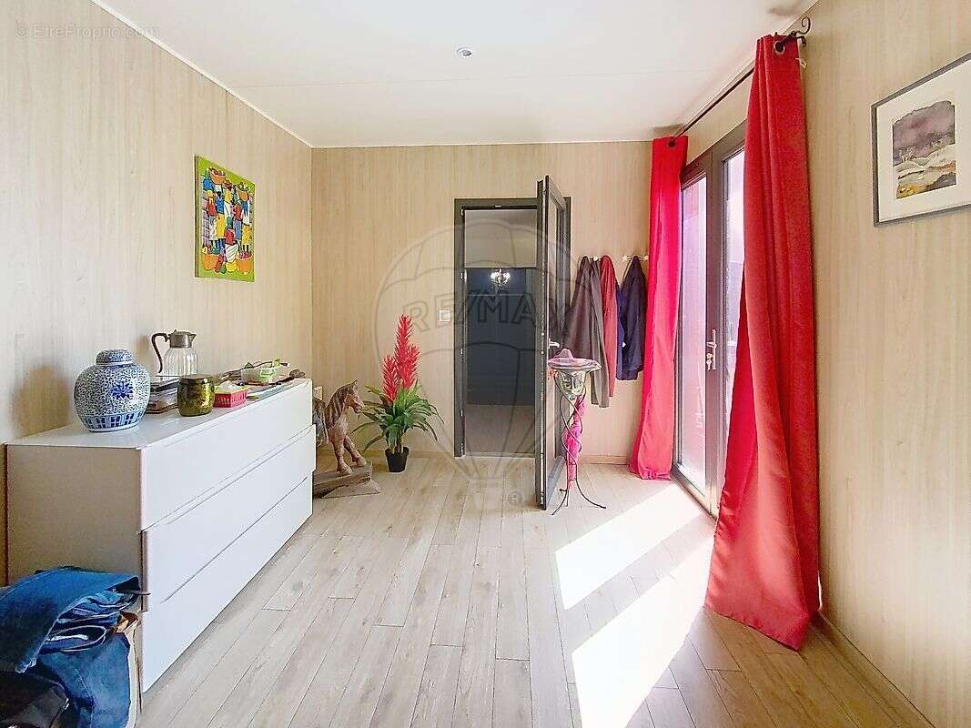 Maison à SAINT-QUENTIN-LA-POTERIE