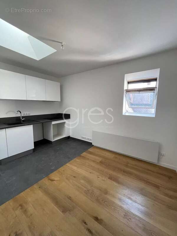 Appartement à PARIS-8E