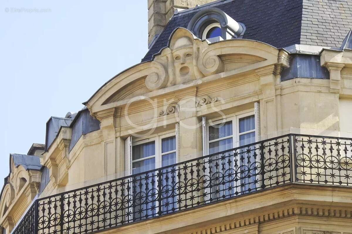 Appartement à PARIS-8E