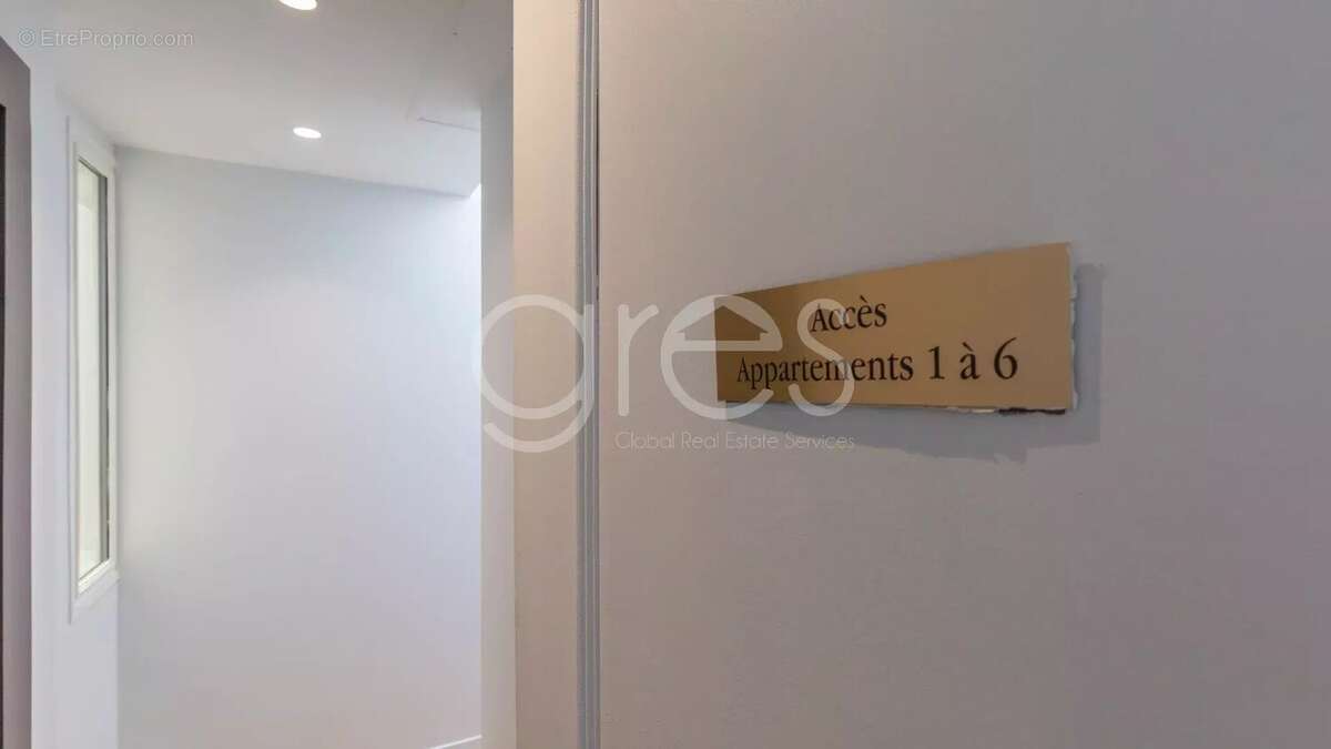 Appartement à PARIS-8E