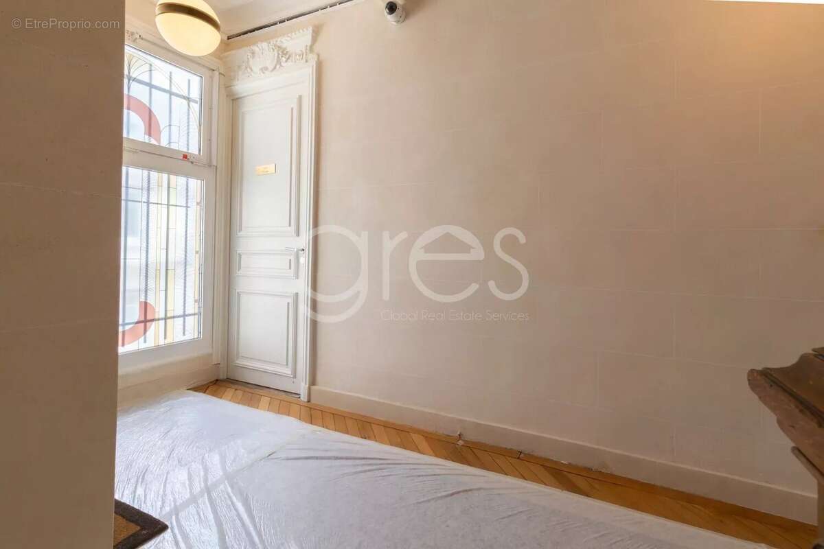 Appartement à PARIS-8E