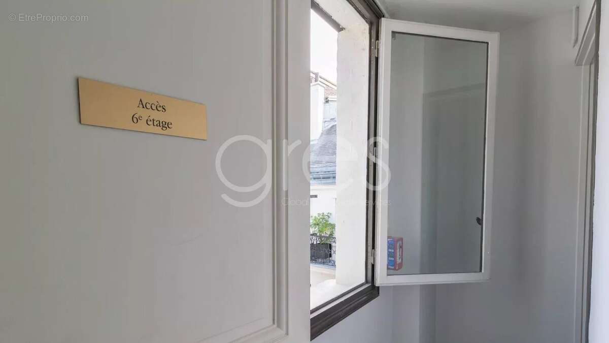 Appartement à PARIS-8E