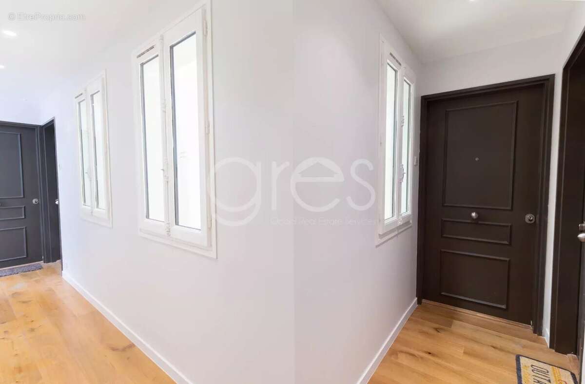 Appartement à PARIS-8E