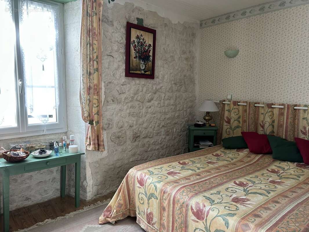 Maison à SALLES-LAVALETTE