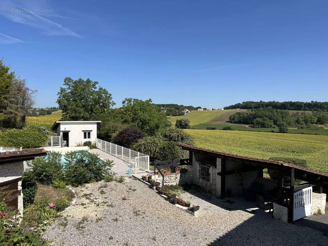 Maison à SALLES-LAVALETTE