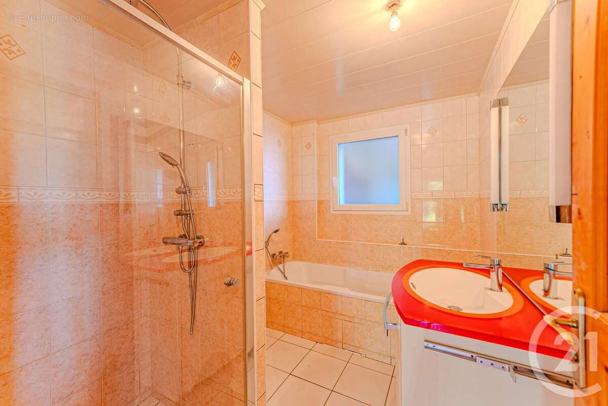 Maison à SAINT-PAUL-EN-CHABLAIS