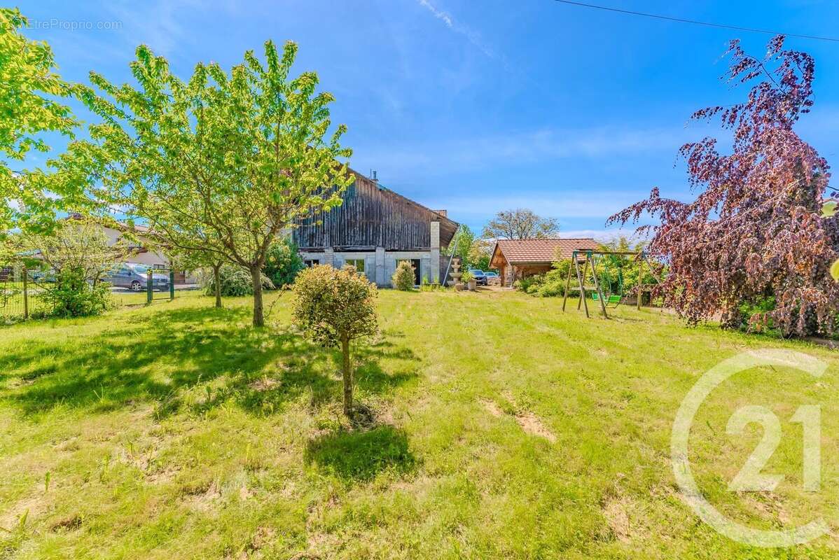 Maison à SAINT-PAUL-EN-CHABLAIS