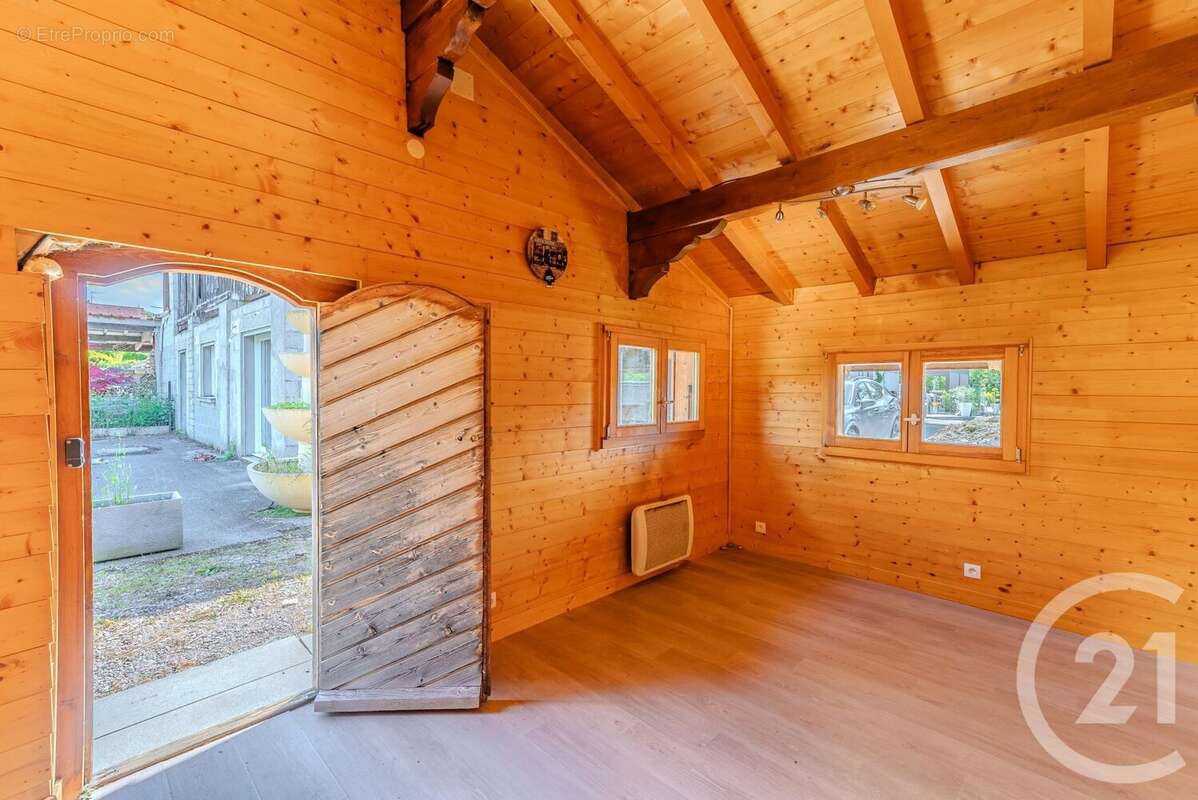 Maison à SAINT-PAUL-EN-CHABLAIS