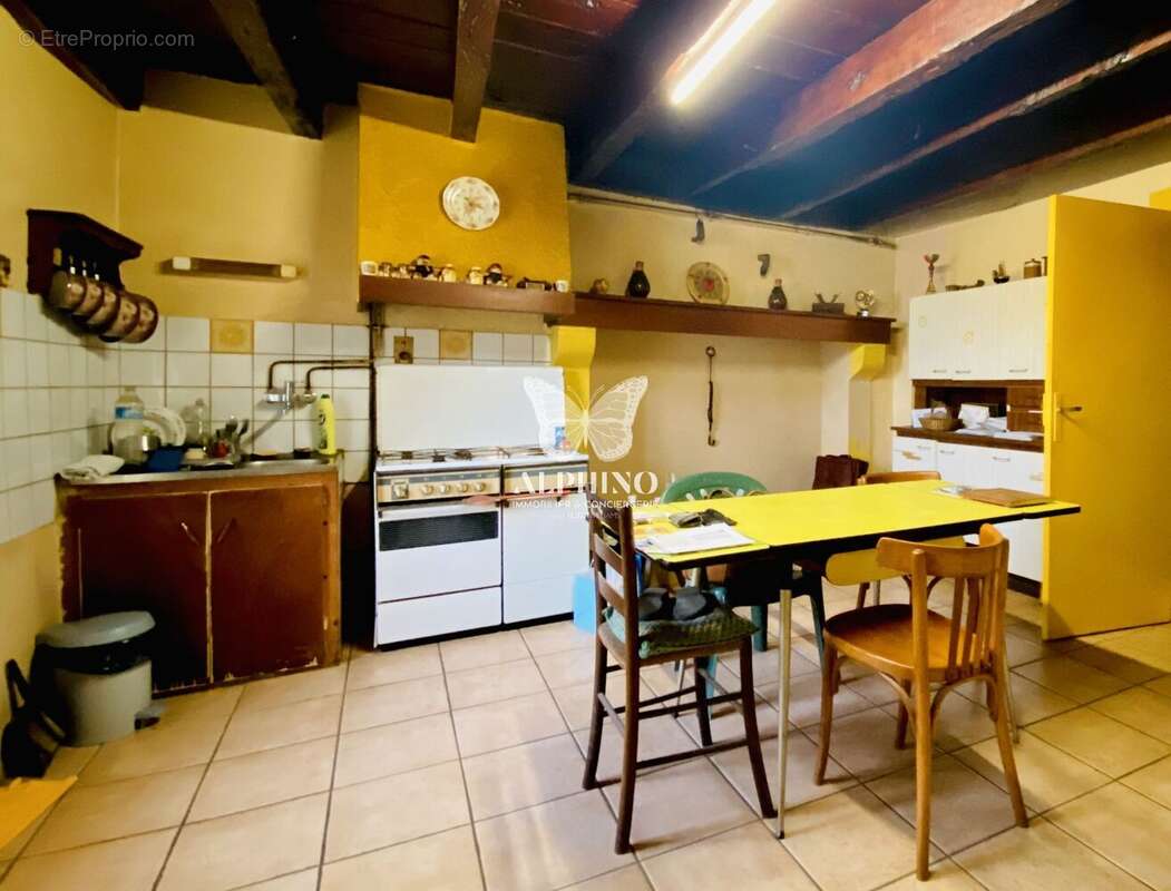 Maison à PEYRAT-LE-CHATEAU