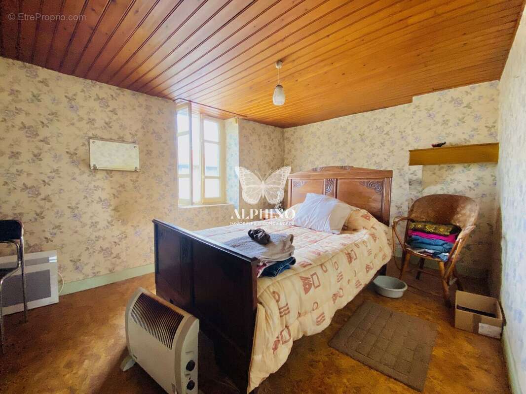 Maison à PEYRAT-LE-CHATEAU