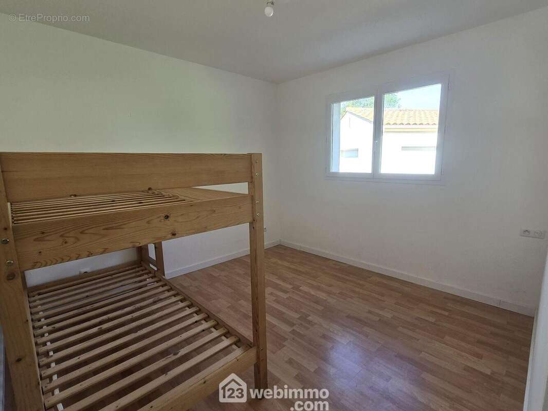 Chambre 1 - Maison à SAINT-VINCENT-SUR-JARD