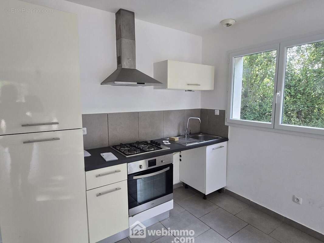 Cuisine équipée. - Maison à SAINT-VINCENT-SUR-JARD