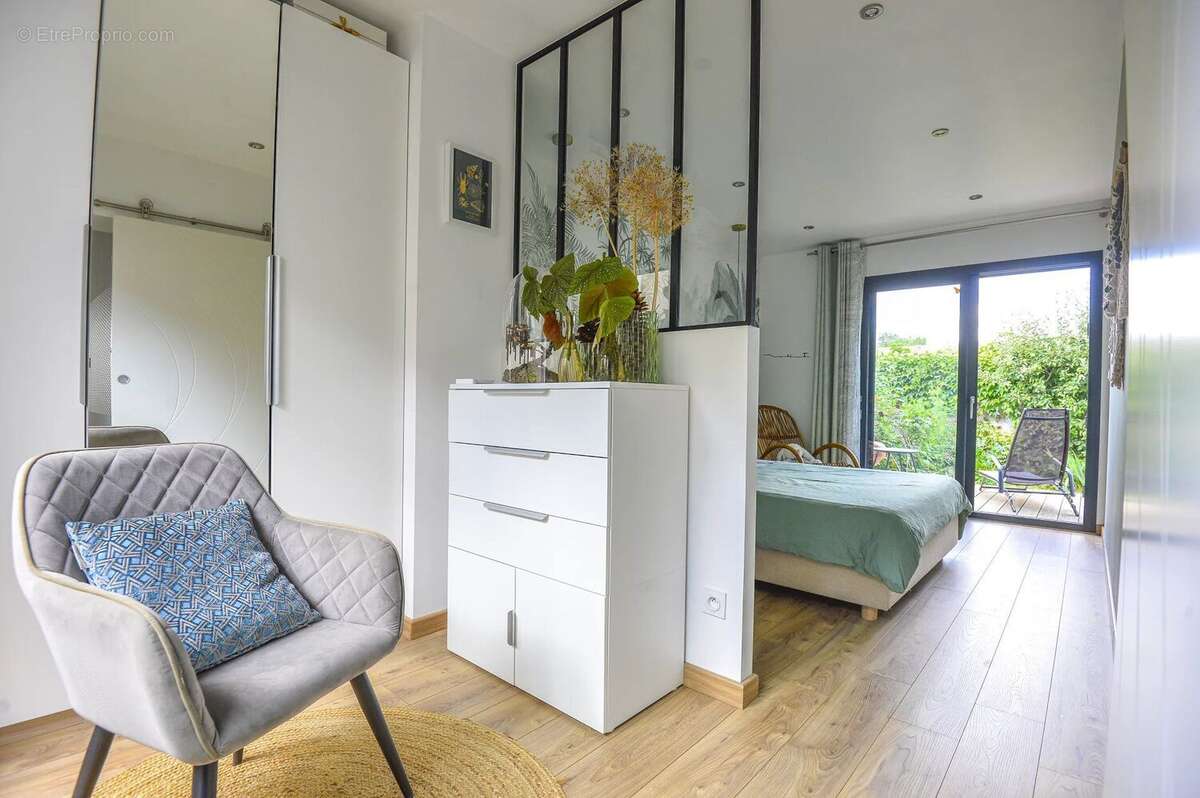 Maison à SAINT-LEGER-LES-VIGNES