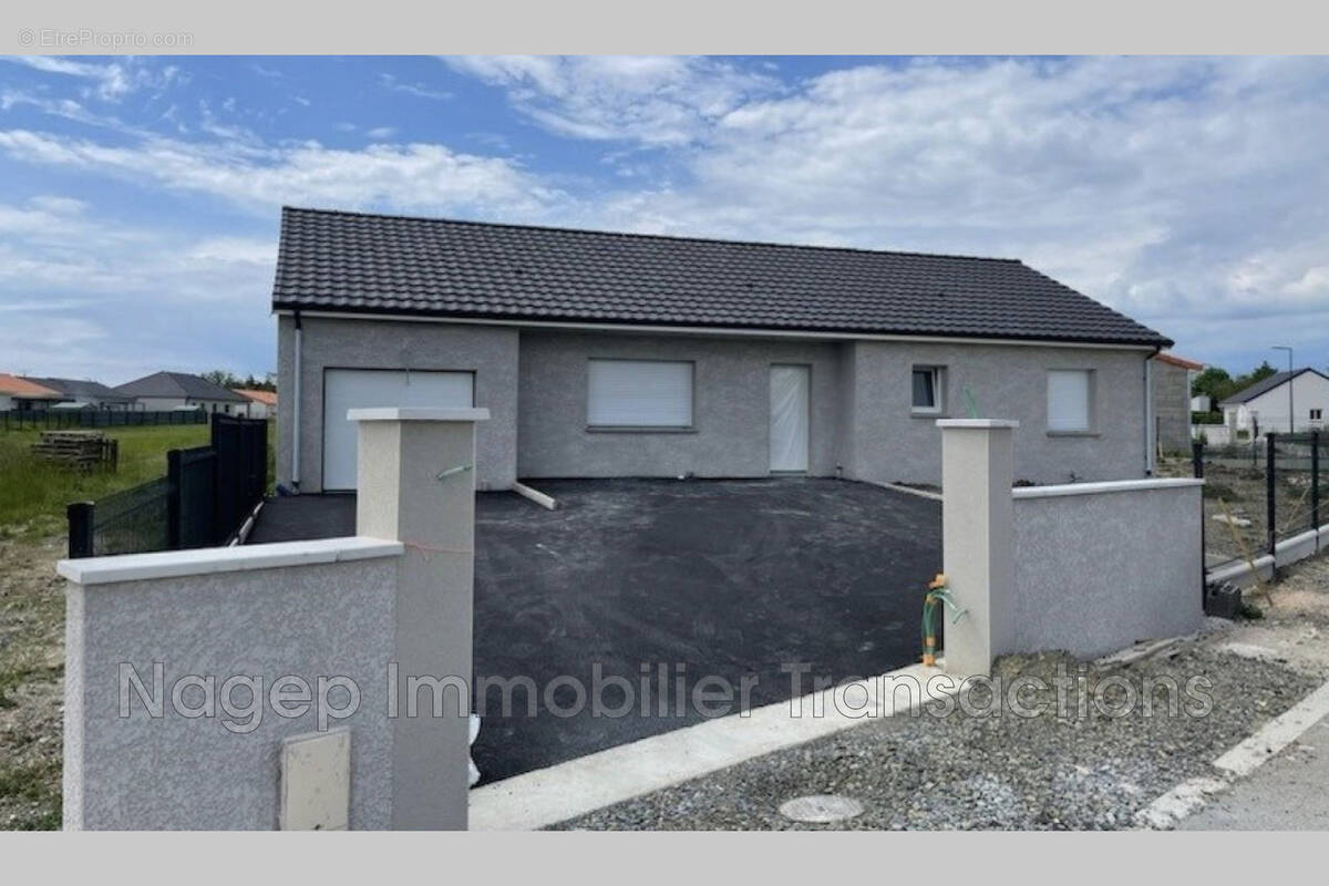 Maison à COGNAT-LYONNE